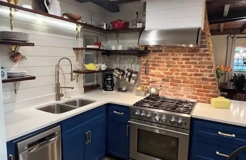 Bristol Apartment | Historic Apartment in Bristol R.I.