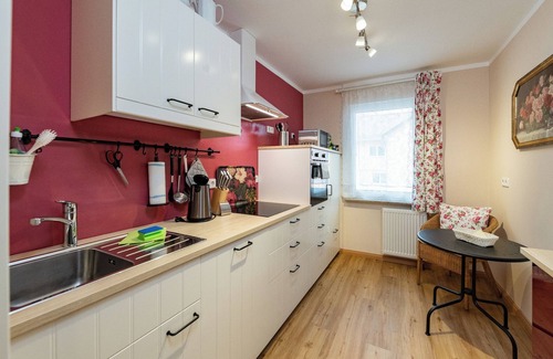 Bad Liebenstein Apartment | Historic flair with a view of the post office - charming & elegant for 2