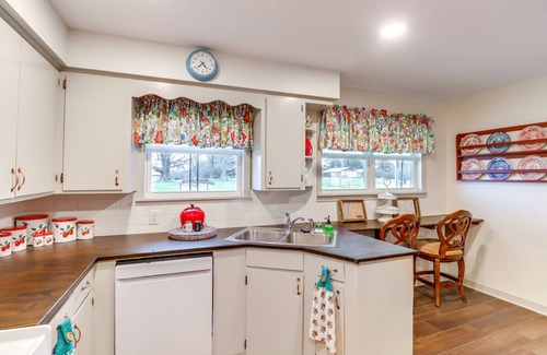 Higden House | Historic Greers Ferry Home < 2 Mi to Shiloh Marina