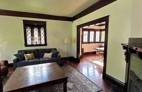 Garden District House | Historic home in downtown Coeur d' Alene - 10 minute walk to the lake.
