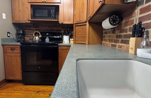Mattoon Apartment | Historic, loft house with rustic charm meets modern day comfort