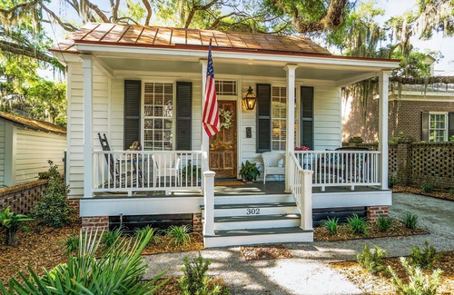 The Old Point House | Historic Old Point Charmer: Walk to Waterfront!