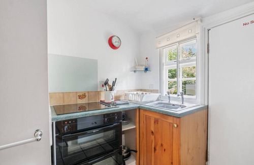 New Forest District House | Historic studio annexe for two with New Forest on your doorstep