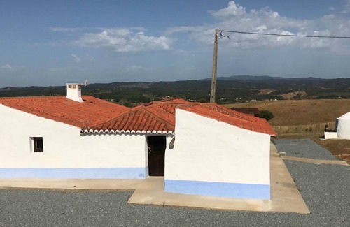 Carrascalinho Cottage | Historical Property on Rogil