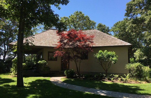 Montauk House | Hither Hills - Pristine Guest House on private estate; walk to beach.