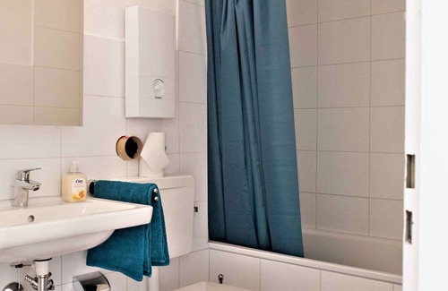 Hassels Apartment | HÖ01 large apartment with dryer and washing machine