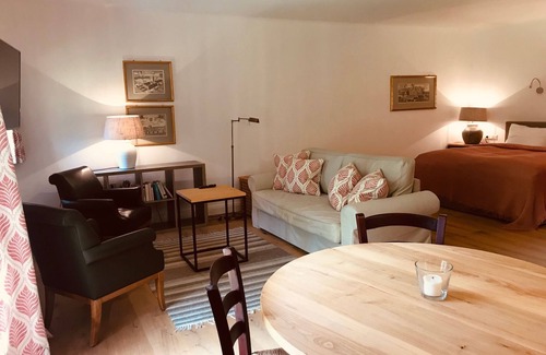 Munchen District Apartment | Hof Kaltenbrunn - modern apartments in the countryside