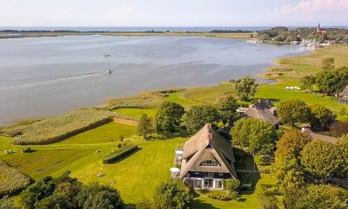 Ostseebad Wustrow Apartment | Hof Zeesenblick 06