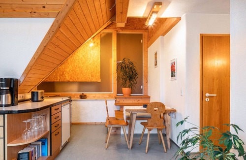 Feldberg Apartment | Holiday Apartment '2' with Shared Garden and Wi-Fi