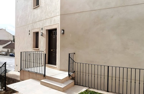 La Granja de San Ildefonso House | Holiday Home 'Río Tío Cocinas' with Mountain Views, Balcony and Wi-Fi