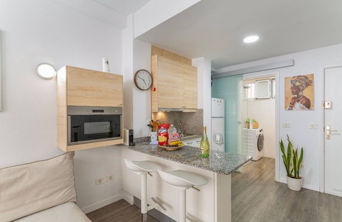 Las Palmas de Gran Canaria Apartment | Holiday Studio 'Siempreviva Beach' with Wi-Fi