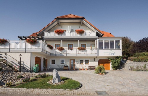 Pfarrkirchen im Muehlkreis House | Holiday apartment for three people with a balcony