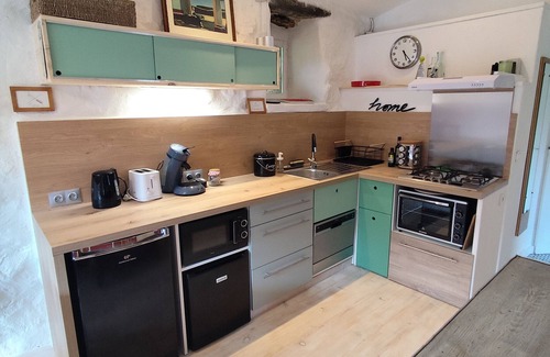 Saint-Martin-le-Superieur House | Holiday Home 'La Laiterie' with Shared Pool, Balcony and Wi-Fi