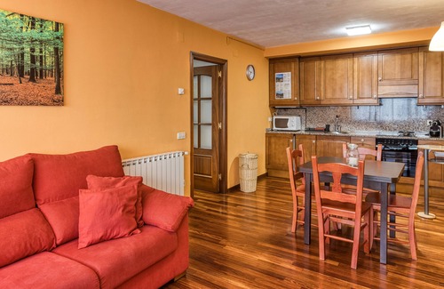 Sant Pau de Seguries Apartment | Holiday Apartment 'Cal Tatanet'