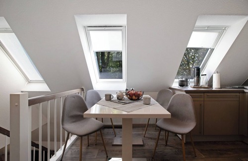 Burg Apartment | Holiday Apartment 'Kleine Nock' with Balcony and Wi-Fi