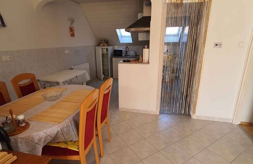 Balatonszabadi Apartment | Holiday apartment with pool, internet and air conditioning