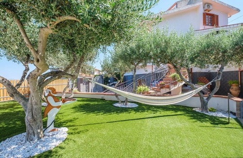 Catute Apartment | Holiday Apartment "Puro Relax" with Sea View, Private Pool and Wi-Fi