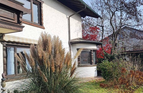 Griesstatt Apartment | Holiday Apartment "Bini" with Private Garden & Wi-Fi
