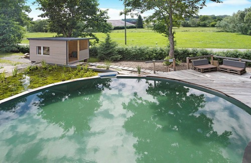 Meßkirch Apartment | Holiday Apartment "Bodensee" with Terrace, Shared Garden & Swimming Pond