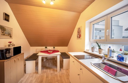 Wolpertswende Apartment | Holiday Apartment in the Countryside with Mountain View, Balcony and Wi-Fi