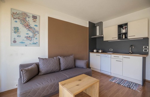 Valdaora di Mezzo Apartment | Holiday Apartment "Durnbrunn 2" with Mountain View, Wi-Fi, Garden & Terrace