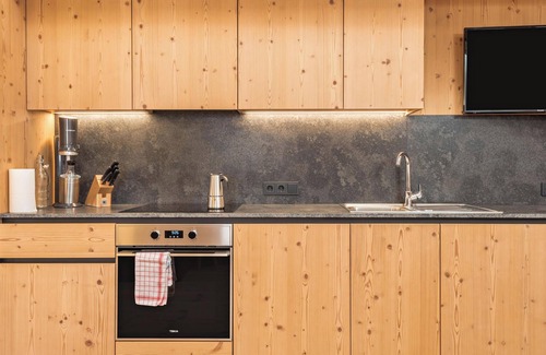 Lajen Apartment | Holiday Apartment "Hatzeshof-Blumenwiese" with Mountain View, Wi-Fi, Balcony & Garden