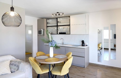 Marsici Apartment | Holiday apartment Kremenici for 1 - 4 persons with 1 bedroom - Holiday apartment