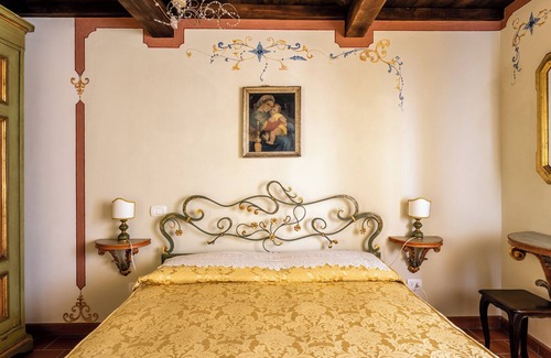 Molazzana Other | Holiday Apartment 'Melograni 2' with Terrace