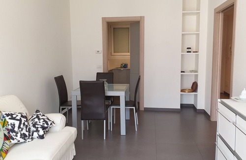 Porlezza Apartment | Holiday Apartment "Modern" with Mountain View & Wi-Fi