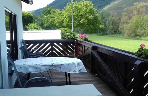 Losnich House | Holiday apartment Moselle beach 1