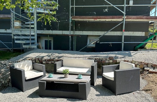 Stockach Apartment | Holiday Apartment "Naturblick" with Private Terrace and Wi-Fi