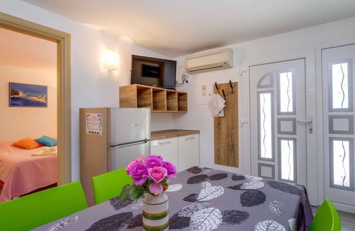 Cove Murtar Apartment | Holiday apartment only 30 meters from the beach
