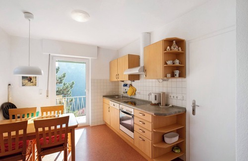 Sankt Goar Apartment | Holiday Apartment 'Rheinblick' with Balcony and Wi-Fi