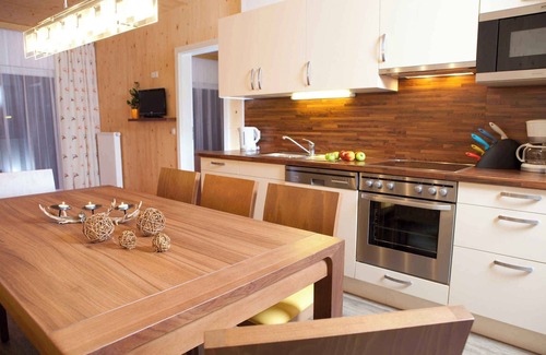 Flachau Apartment | Holiday apartment with pool and garden