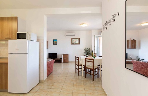 Salatic Apartment | Holiday apartment with use of pool