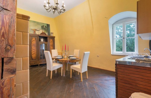 Calau Apartment | Holiday Apartment 'Wohnen Im Alten Rittergut' with Private Terrace, Private Garden and Wi-Fi