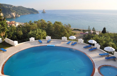 Agios Gordios Apartment | Holiday Apartments With Pool Maria on Agios Gordios Beach