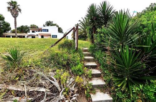 Carvalhal Villa | Holiday Beach Villa with Pool on top of a semi-private beach (south of Lisbon)