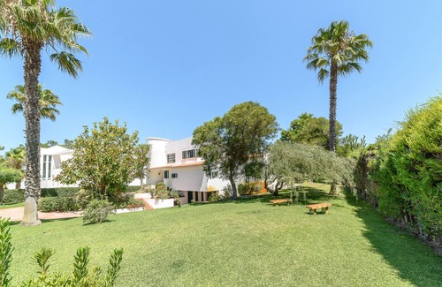 Carvalhal Villa | Holiday Beach Villa with Pool on top of a semi-private beach (south of Lisbon)