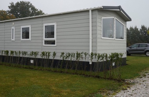 Paasloo House | Holiday chalet near the canals of Giethoorn (Dutch Venice) and National Park Weerribben - Wieden, beautiful nature and many animals such as the otter, kingfisher, roe deer, fox, buzzard, hawk and many others. Particularly loved by walkers, cyclists, bi...