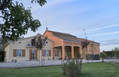 Codevigo Villa | Holiday countryside home with swimming pool, sauna Less than 20km from the sea