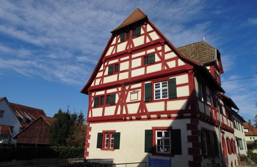 Endingen am Kaiserstuhl Apartment | Holiday Apartment 'Schwär' with Shared Terrace, Wi-Fi and Air Conditioning