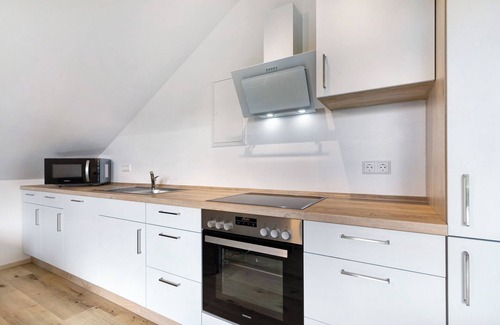 Leiselheim Apartment | Holiday Apartment 'Traube' with Shared Terrace, Shared Garden and Wi-Fi