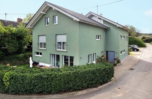 Leiselheim Apartment | Holiday Apartment 'Traube' with Shared Terrace, Shared Garden and Wi-Fi