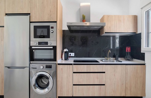 Conil de la Frontera House | Holiday Home 'Casita Perla' with Private Pool, Wi-Fi and Air Conditioning