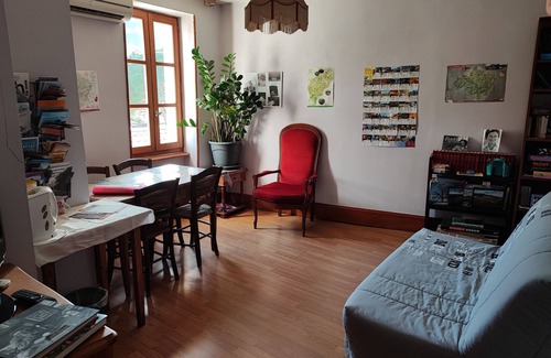 Duniere-sur-Eyrieux House | Holiday Home 'Coté Rue' with Shared Terrace, Shared Garden and Wi-Fi