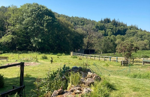 Saint-Nicolas des Eaux House | Holiday Home '6 Personnes' with Shared Terrace, Shared Garden and Wi-Fi