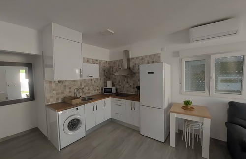 Zahora House | Holiday Home 'Alex 1' with Private Pool, Wi-Fi and Air Conditioning