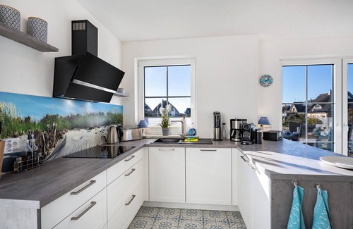 Dranske House | Holiday Home 'Ankerplatz' with Sea View, Sauna and gas fireplace