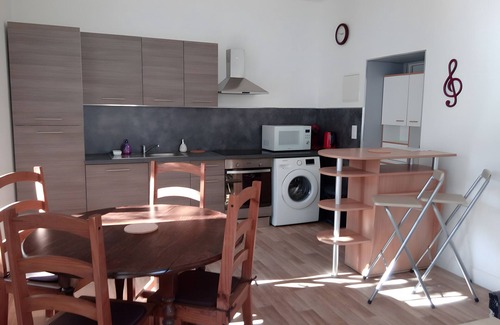 Le Vigan Cottage | Holiday Home 'Au Musicien' with Wi-Fi